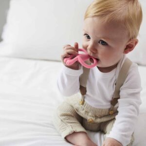 HRYZÁTKO A ZUBNÁ KEFKA MATCHSTICK MONKEY TEETHER PINK - Image 5