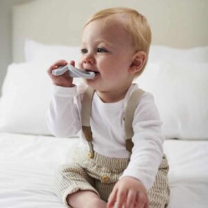 HRYZÁTKO A ZUBNÁ KEFKA MATCHSTICK MONKEY TEETHER COOL GREY - Image 9