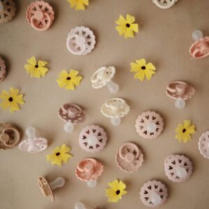 DVOJBALENIE CUMLÍKOV FRIGG FAIRYTALE X H.C. ANDERSEN THE UGLY DUCKLING/ THE EMPEROR'S NEW CLOTHES, +6 M, SILIKÓN - Image 5