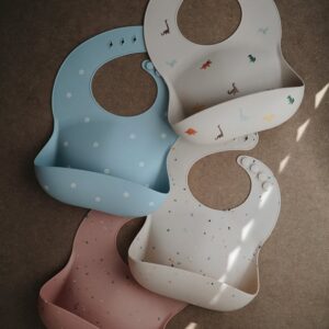 SILIKÓNOVÝ PODBRADNÍK MUSHIE - DINOSAURS - Image 3