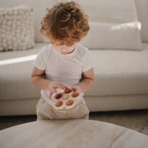 SILIKÓNOVÝ KVIETOK S TLAČIDLAMI POP-IT MUSHIE - SOFT LILAC/ PALE DAFFODIL/ IVORY - Image 3