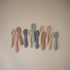 PRVÉ LYŽIČKY NA PRÍKRMY MUSHIE -  CAMBRIDGE BLUE/ SHIFTING SAND - Image 5